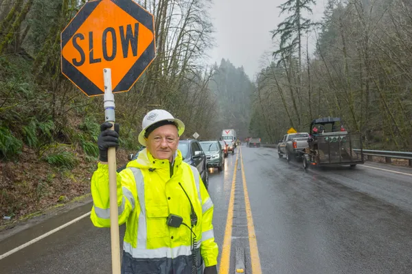 Daytime Flagging on Main St and Nighttime I-205 Ramp Closures This Saturday