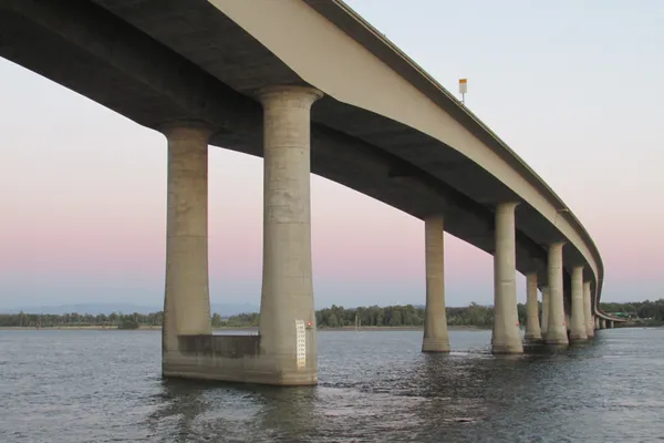 Nighttime Lane Closures Scheduled for I-205 and I-5 as Holiday Commute Remains Light