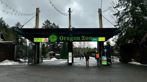 Wind Advisory and Zoo Ramp Closures Impact Thursday Morning Commute