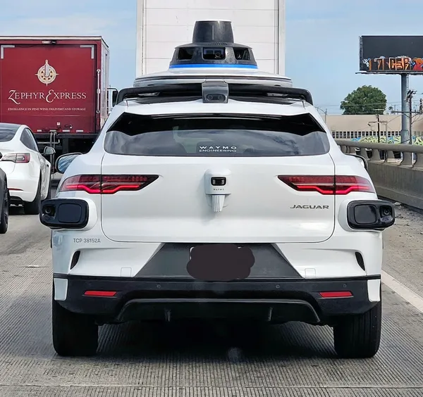 Portland officials review self-driving taxi rules as Waymo interest raises safety, curb access, and oversight questions