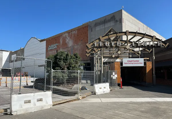 Police close Northeast Holladay Street near Lloyd Center during late-night investigation; officials report no public danger